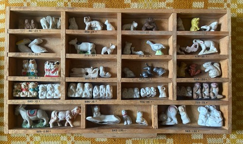 Vintage wooden sample display - vintage,